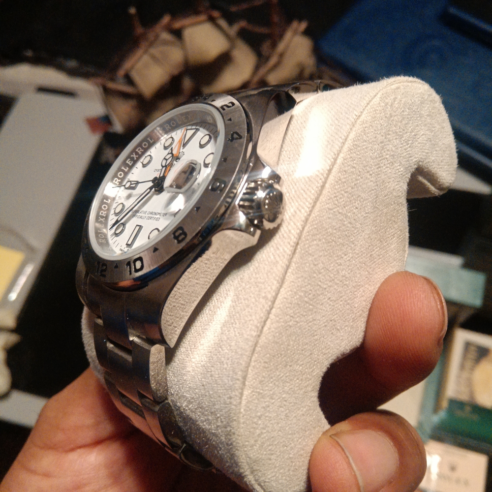 Silver and white Stainless Steel explorer Watch with box - Picture 2 of 8